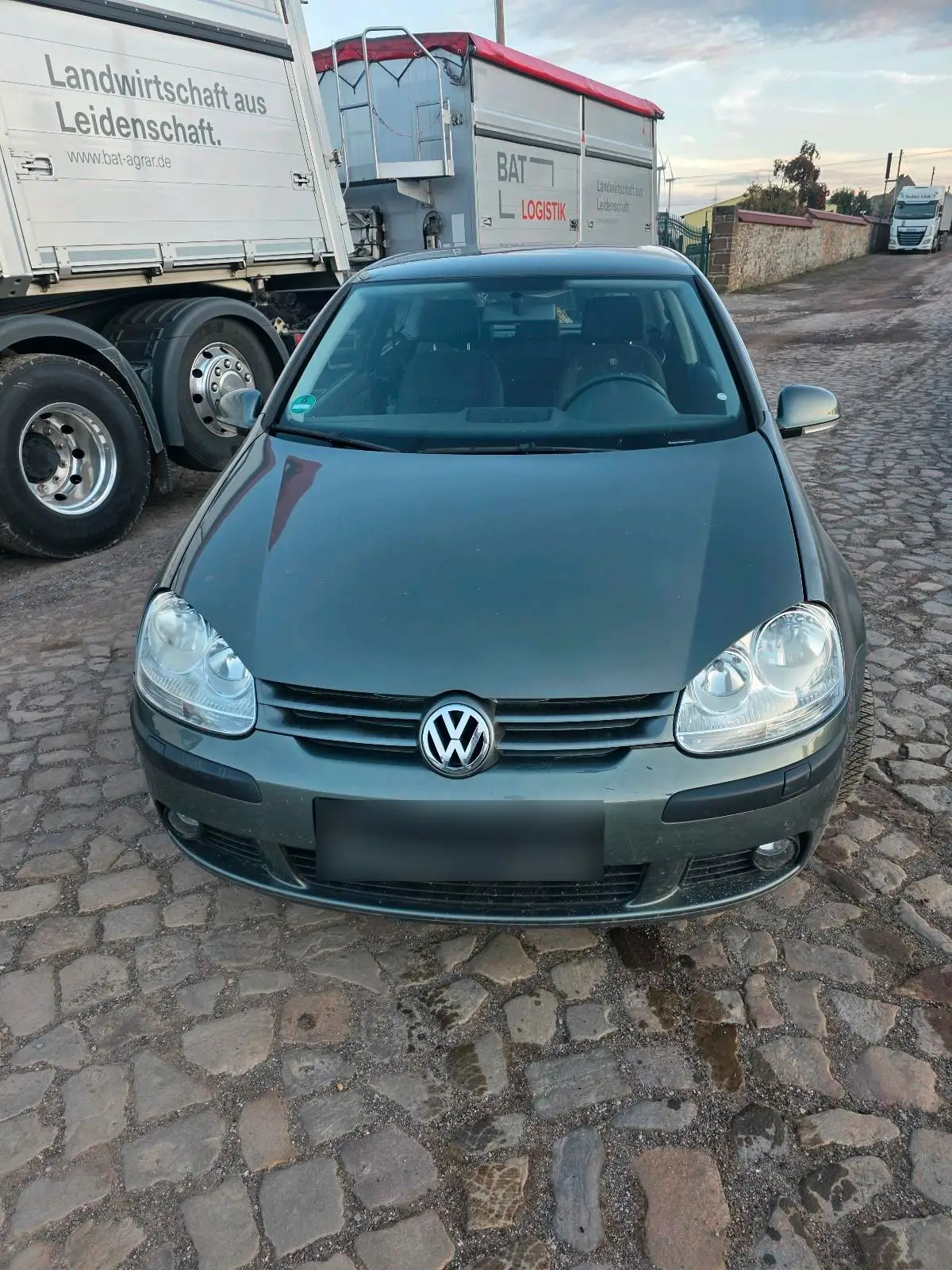 Volkswagen Golf 5 1.6 L, Baujahr 2005, foto 1