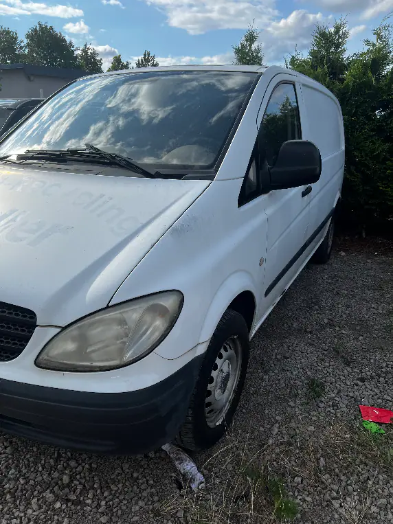 Nutzfahrzeug — Mercedes-Benz Vito Kastenwagen, weiß