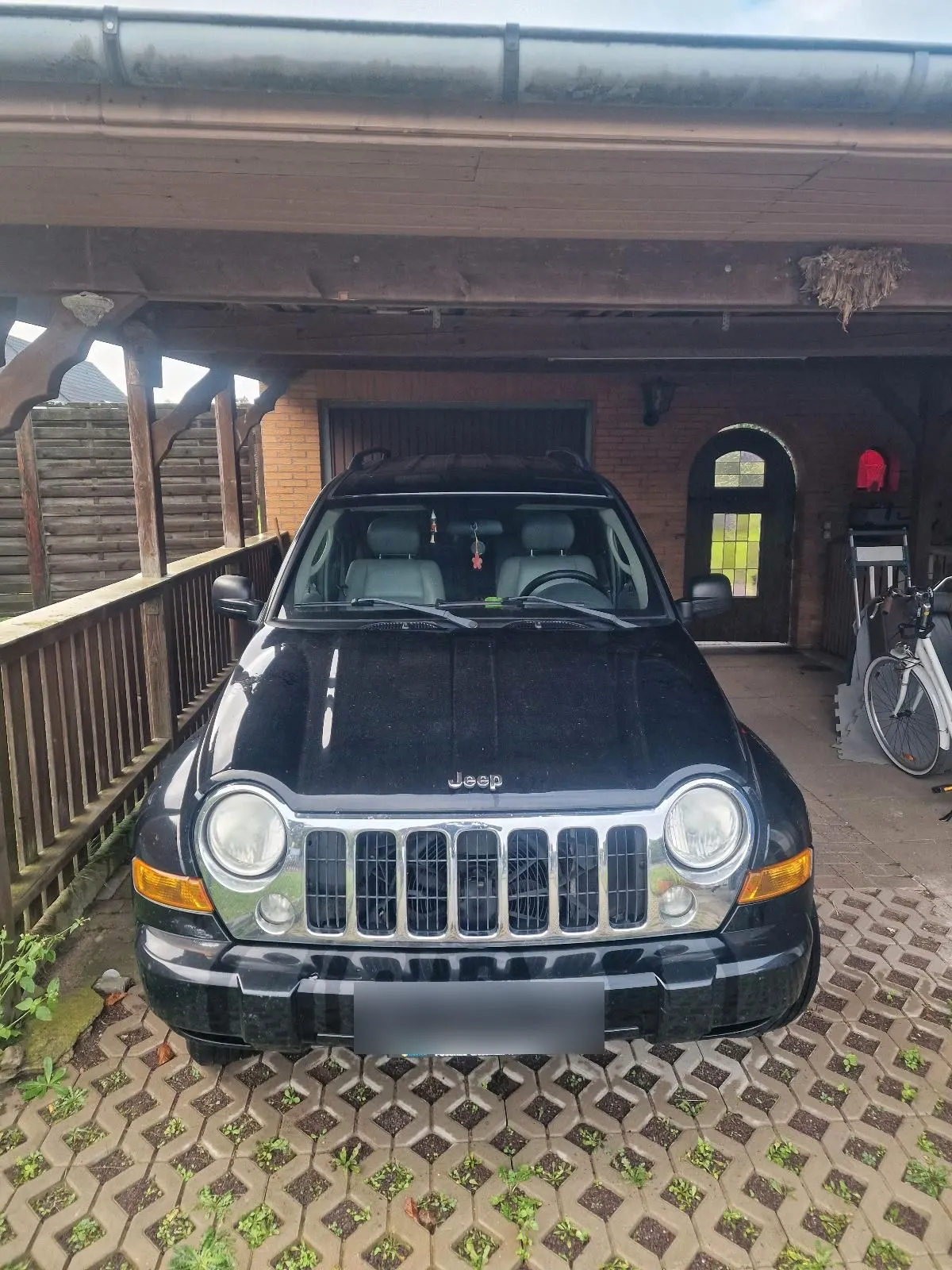 Jeep Grand Cherokee 2.8 CRD Automat 4x4 s koženým interiérem a tažným zařízením — 2007 — Bergen